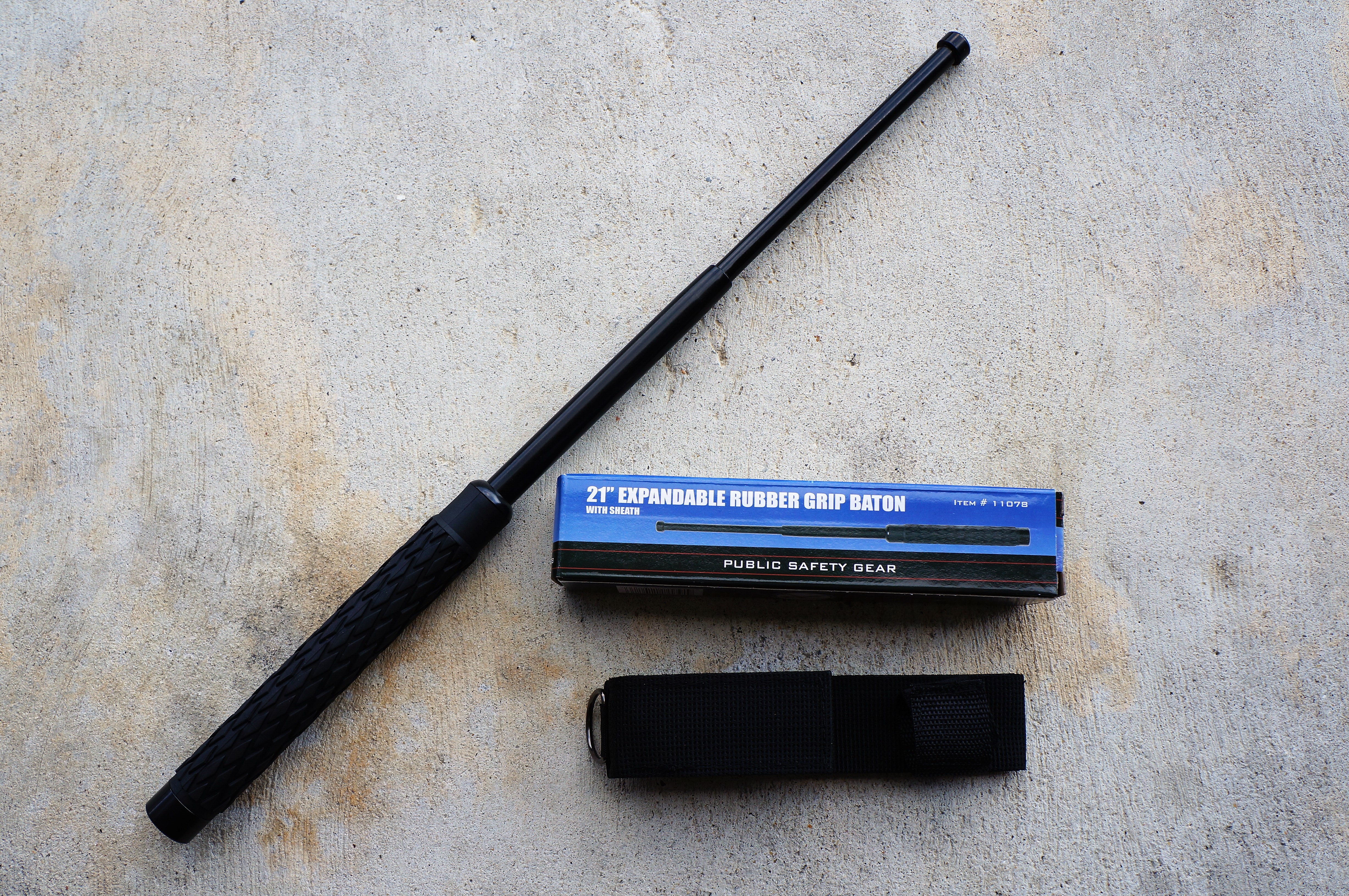 Expandable Rubber Grip Baton with Sheath 21"